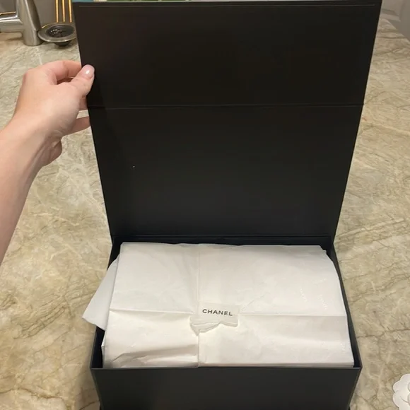 Brand new Boy Chanel Handbag - Picture 3 of 5